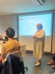 Vom Schul- und Ausbildungssystem-Wege zum Studium und in die Berufswelt-2