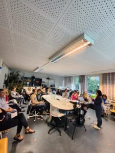 Vom Schul- und Ausbildungssystem-Wege zum Studium und in die Berufswelt-3